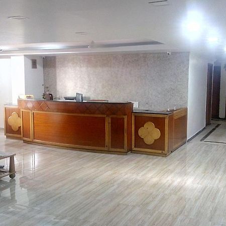 Rajshree Hotel Ahmedabad Bagian luar foto
